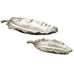 Plats et plateaux en métal argenté de qualité supérieure, design unique en forme de feuille, vaisselle pour servir les aliments et les en-cas, idéal pour la vente. - Product Image 1