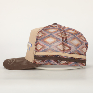 Gorra Trucker Estructurada de 6 Paneles con Camuflaje del Suroeste, Gorra Deportiva Premium con Visera Curva, Bordado Personalizado Duradero, Ajustable, de Lona y Malla - Product Image 5