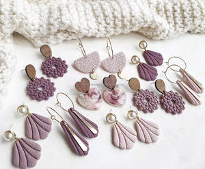 Boucles d'oreilles en résine fine multicolores sur mesure au design vintage - Product Image 3