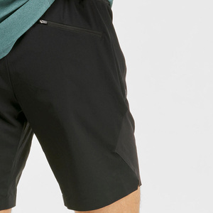 Shorts Bermuda pour Homme en Polyester Noir à Séchage Rapide et Résistant à l'Eau avec Poches, Taille Mi-Haute, Style Décontracté, Fermeture à Cordon - Product Image 4