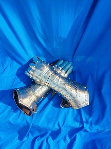 Gants de guerrier médiévaux en acier plaqué argent, style antique, design soudé en acier inoxydable, émail doux, pour reconstitution historique, Calvin - Product Image 4