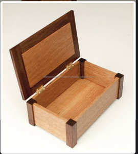 Boîte de rangement en bois d'acacia massif faite à la main avec finition gravée élégante Boîte en bois décorative écologique - Product Image 6