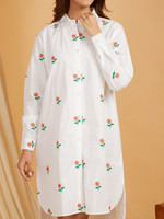 Robe chemise blanche brodée de fleurs, à manches longues et col rabattu, coupe ample, longueur midi, en coton tissé, pour un usage quotidien décontracté