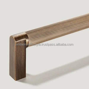 Poignée de meuble en métal prête à l'emploi, idéale pour l'installation de quincaillerie de meubles de cuisine, tiroirs et armoires - Product Image 1