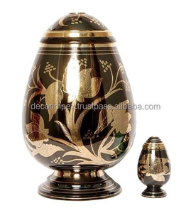 Fast Selling Modern Handmade Exclusive Urn for Human Ashes Custom Engraved Black and Gold Brass Cremation Urn with Bag - Product Image 4