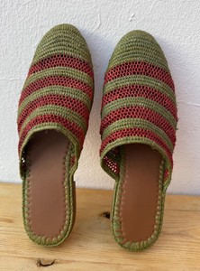 Handmade <b>Raffia</b> <b>Sandals</b>: Woven Mules with Leather Lining - Product Image 2