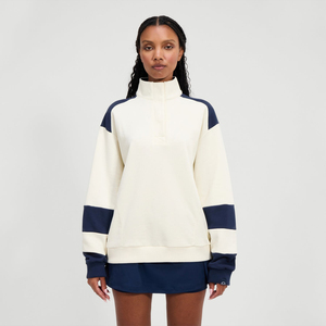 Sweat-shirt décontracté pour femme à col rond en polaire écologique avec poches, poignets et ourlet côtelés, idéal pour l'automne et l'hiver - Product Image 1