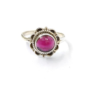 Vintage Style 3.2 Grams Fine <b>Garnet</b> Gemstone <b>Ring</b> with Bezel Setting - Product Image 1