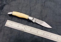 Couteau de chasse à option de personnalisation, couteau de survie tactique pliant en acier Damas avec étui, en stock, vente en gros uniquement