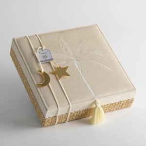 Boîte à bijoux carrée en acrylique brodée à la main avec fleurs et perles, étui en velours, taille et logo personnalisables, artisanat artistique fantaisie, décoration moderne pour la maison - Product Image 3