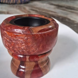 Quemador de Incienso Aromático Ecológico de Madera de Pino y Resina Epoxi para Decoración del Hogar, Spa, Hecho a Mano en India, Primavera - Product Image 1