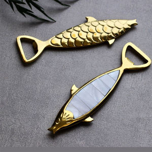 Ouvre-bouteille en laiton massif en forme de poisson, gravé avec de la nacre, accessoires pour bouteilles de vin de qualité supérieure à bas prix - Product Image 1