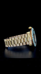 Montre de luxe style or rose, lunette saphir bleu glace et aquamarine, cadran noir, chiffres romains, fabrication suisse, montre habillée pour homme - Product Image 4