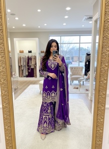 Ensemble de costume festif trois pièces pour femme Georgette avec kurta à sequins de 5 mm, pantalon palazzo évasé et dupatta brodé, prêt-à-porter - Product Image 4