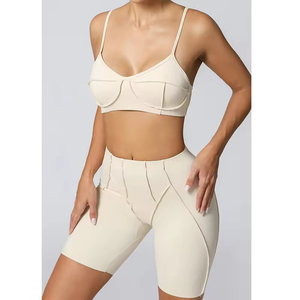 Ensemble de yoga deux pièces pour femme, qualité supérieure, respirant, sans couture, coupe ajustée, avec short et soutien-gorge de sport - Product Image 2