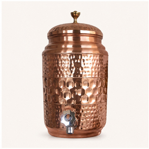 Distributeur d'eau en cuivre pur de style moderne avec robinet, pot Matka ayurvédique martelé artisanal pour le stockage d'eau potable saine - Product Image 1