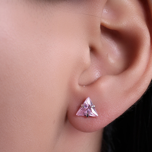 Hermosos y Elegantes Pendientes de Plata de Ley 925 con Piedras Preciosas Rosadas en Forma de Trillón para Mujeres y Niñas - Product Image 1