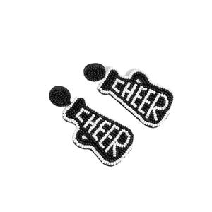 Boucles d'oreilles brodées élégantes de luxe en noir et blanc perlé Cheer Top bijoux élégants et créateur unique dernier cri pour fille - Product Image 1