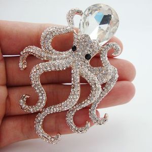 Elegante Broche Bordado con Cuentas Inspirado en la Artesanía Vintage Hecha a Mano - Product Image 1