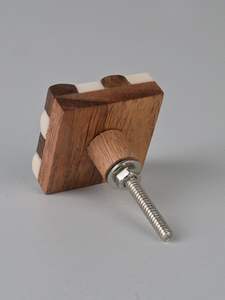 Poignée carrée en bois à carreaux, écologique, résistante au four, MT Exports - Product Image 4