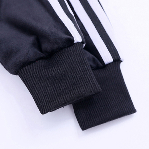 Producción de Conjuntos Deportivos para Niños de Marca Privada, Ropa Deportiva Cómoda, Servicio de Logotipo Personalizado para Ropa Deportiva Infantil - Product Image 4