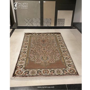 Alfombra de Oración de Seda Suave de Alta Calidad, para Musulmanes, para la Mezquita, el Hogar y Uso Religioso, Disponible para la Venta - Product Image 3