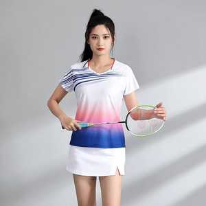 Conjunto Deportivo de Tenis Sublimado Unisex, Camiseta de Manga Corta con Cuello en V, Jersey de Poliéster que Absorbe la Humedad con Pantalones Cortos con Cintura Elástica - Product Image 3