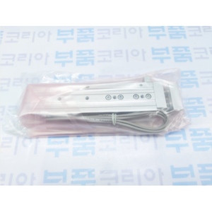 Pièces pneumatiques de cylindre de table de glissière d'air de SMC Pneumatics 13-MXQ8-75A-M9B - Product Image 1