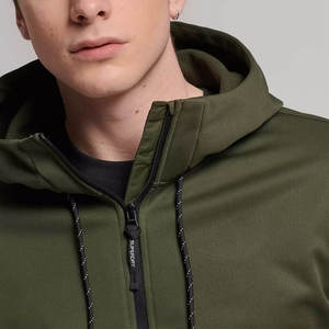 Veste softshell de haute qualité offrant une protection contre le vent et une douceur intérieure agréable. Parfait pour les voyages, la randonnée et les tenues décontractées. - Product Image 4