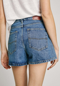 Shorts en jean bleu vintage personnalisés pour femmes, taille mi-haute classique, décontractés, mode estivale, en coton premium, vente en gros - Product Image 4