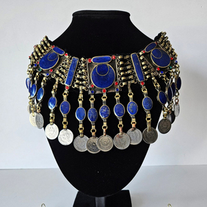 Venta Exclusiva en Línea, Juego de Joyería Afgana Kuchi Hecha a Mano con Metal Premium y Circonita, Collar y Aretes - Product Image 4