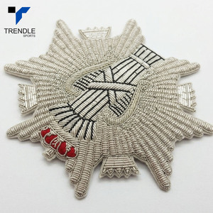 Parche bordado 3D hecho a mano con espadas cruzadas, hilo de bullion, insignia personalizada, insignia cosida con alambre de cobre - Product Image 3