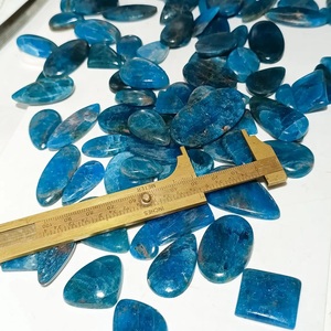 อะพาไทต์สีน้ำเงินธรรมชาติแบบคาโบชอง ขายส่งจำนวนมาก พลอยหลวม ขายเป็นกิโลกรัม หินกิโลกรัม ส่งตรงจากโรงงานผลิตในอินเดีย - Product Image 2