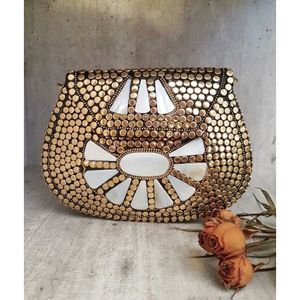 Pochette de soirée pour femme artisanale avec alliage antique, élégant accessoire de mode en cristal - Product Image 5