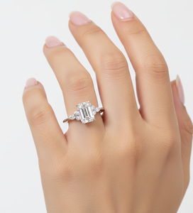 Anillo de Compromiso de Plata de Ley 925 con Oro Blanco de 10K/14K, Corte de Lujo con Esmeralda, Diamante y Piedras Múltiples, Estilo Art Deco - Product Image 6