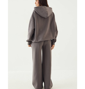 Survêtement décontracté pour femmes |   Ensemble de survêtement pour femme personnalisé en gros : Sweat à capuche oversize et pantalon de détente |   Sweat à capuche large L - Product Image 3