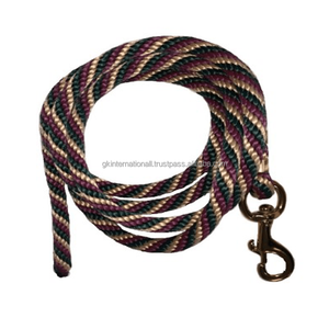 Cabestro de cuerda de caballo colorido con punta de cuero y gancho de latón - Product Image 1