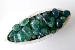 Vente en gros de pierres de fluorite naturelle verte et bleue de qualité supérieure, polies et brillantes, pour la décoration et les cadeaux - Product Image 4