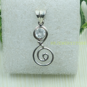 จี้เงินแท้ 925 ประดับคริสตัลควอตซ์ทรงเกลียว ดีไซน์ลายวนทำมือ ประดับด้วยพลอยควอตซ์ทรงกลม เครื่องประดับมินิมอลสำหรับผู้หญิง ของขวัญสำหรับเธอ - Product Image 3