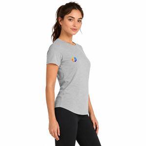 El estilo clásico le da a la camiseta de mujer un aspecto pulido con tela suave, ajuste cómodo y fácil de combinar para un uso diario informal. - Product Image 2