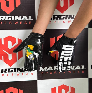 Guantes de Fútbol Americano Personalizados con Estampado de Pato, Color Negro, Ropa Deportiva, Guantes de Protección para las Manos, Guantes de Fútbol Americano con Estampado de Silicona - Product Image 1