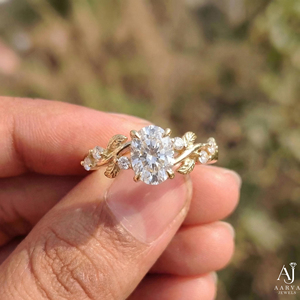 Anillo de Eternidad con Hojas y Piedra Central Ovalada de Moissanita con Engaste de Garras, Chapado en Oro de 18K, de Moda, para Compromiso - Product Image 2