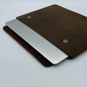 Factory Wholesale Custom Logo Durable Vintage Business Sling Genuine Leather <b>Laptop</b> <b>Sleeve</b> for Men Protective Design LS-0218 - Product Image 5
