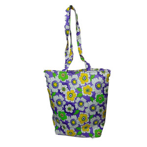 Bolsa de Mano de Lona de Algodón de Alta Calidad, Diseño Floral Blanco, Verde y Celeste, con Forro Impermeable, Múltiples Compartimentos con Cremallera, Ecológica - Product Image 3