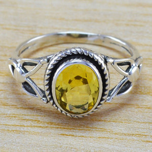 Bague ovale facettée en citrine en argent sterling 925 sur mesure, OEM ODM, marque privée, vente en gros - Product Image 1