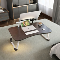 Table d'appoint pliable réglable en hauteur Global Orbit GO-05 avec porte-gobelet, ventilateurs USB et surface MDF lumineuse pour utilisation au lit