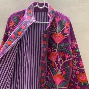 Veste en velours brodée de fleurs bohèmes, coupe-vent et respirante, manteau Suzani, manteau court en tricot d'hiver - Product Image 2