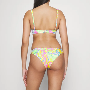 Conjunto de bikini con estampado floral para mujer, top push-up, braguita hipster, traje de baño elástico de 2 piezas, ropa de playa con diseño fruncido - Product Image 3