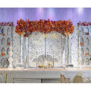 Magnífico Escenario Decorativo para Bodas, Mandap Chuppah, Último Modelo de Escenario de Cuatro Pilares para Bodas Asiáticas con Panel de Fondo, California - Product Image 1