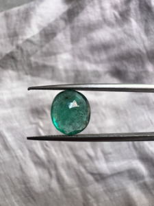 Émeraude naturelle zambienne, taille ovale, 3,61 carats, pierre précieuse non montée |   Pierre précieuse verte pour la fabrication de bijoux de Jai Narayan Gems ZHEM-02 - Product Image 2